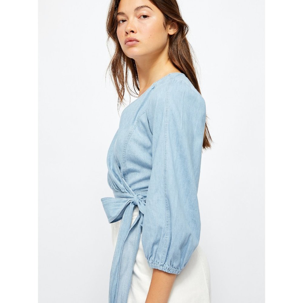 NWT Free People Sophie Denim Top / Medium Wash - Picture 3 of 5